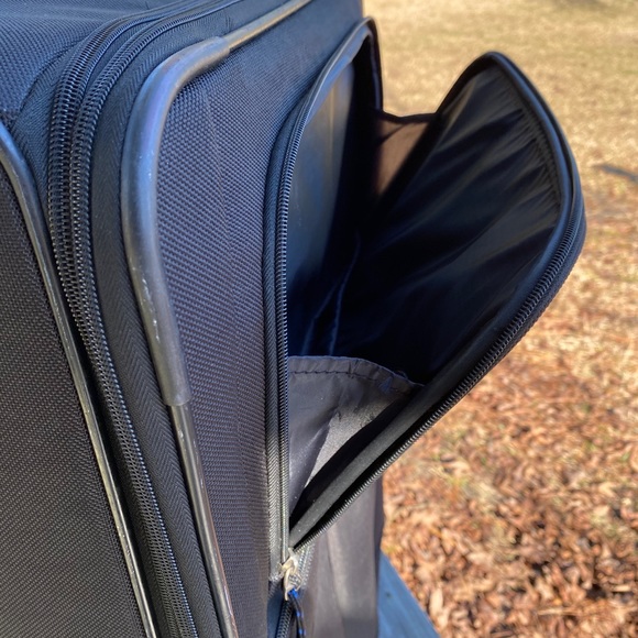 Nautica Large Suitcase - Picture 8 of 16